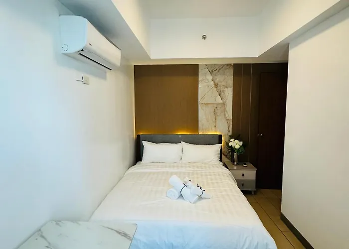 Apartment Venetian Panorama Bgc Venice Grand Canal Ment, 3 Bedrooms,1 Helper Room,7 Adults 3 Kids *