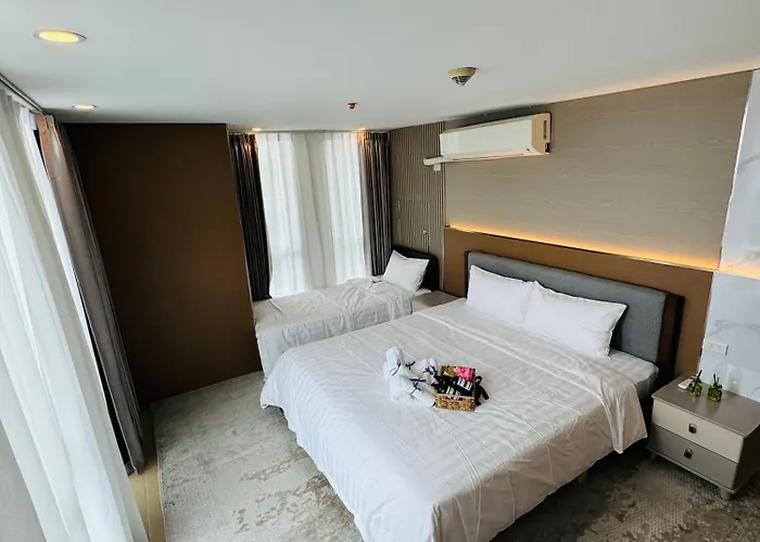 Apartment Venetian Panorama Bgc Venice Grand Canal Ment, 3 Bedrooms,1 Helper Room,7 Adults 3 Kids Manila