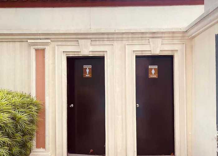 Venetian Panorama Bgc Venice Grand Canal Ment, 3 Bedrooms,1 Helper Room,7 Adults 3 Kids