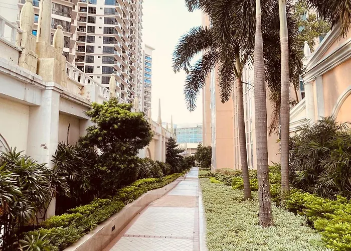 Venetian Panorama Bgc Venice Grand Canal Ment, 3 Bedrooms,1 Helper Room,7 Adults 3 Kids Apartment Manila