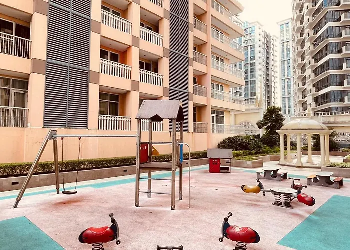 Venetian Panorama Bgc Venice Grand Canal Ment, 3 Bedrooms,1 Helper Room,7 Adults 3 Kids Apartment