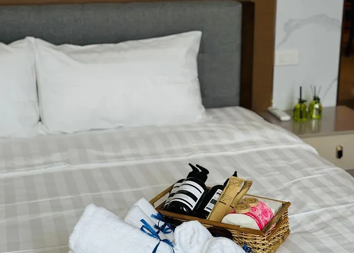 Venetian Panorama Bgc Venice Grand Canal Ment, 3 Bedrooms,1 Helper Room,7 Adults 3 Kids Apartment