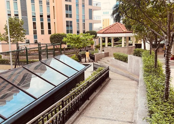 Venetian Panorama Bgc Venice Grand Canal Ment, 3 Bedrooms,1 Helper Room,7 Adults 3 Kids Apartment Manila