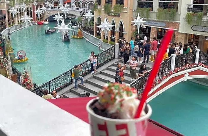 Venetian Panorama Bgc Venice Grand Canal Ment, 3 Bedrooms,1 Helper Room,7 Adults 3 Kids Apartment Manila